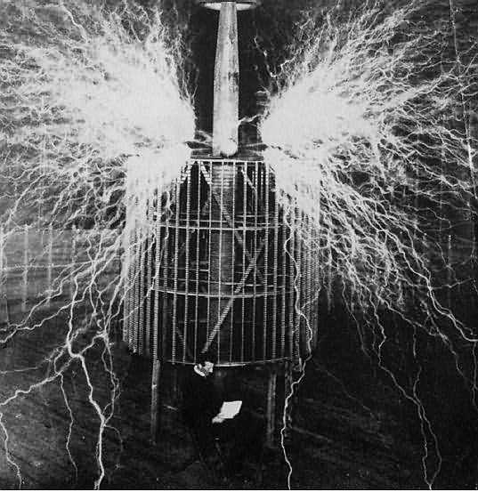 An Active Tesla Coil With Tesla Underneath