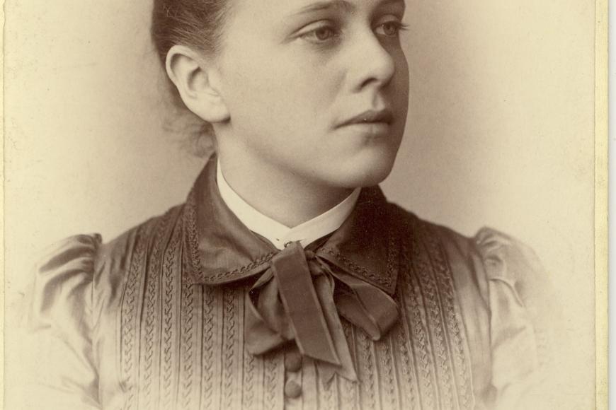 Anne Evans in her early 20s