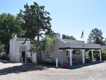 A photo of the Pueblo Revival-style Coronado Lodge in Pueblo.