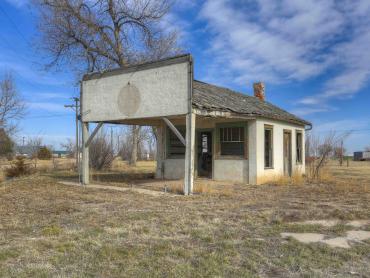 Photo of the Star Filling Station in New Raymer