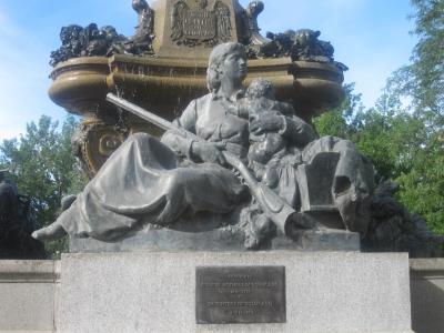 Pioneer Mothers statue